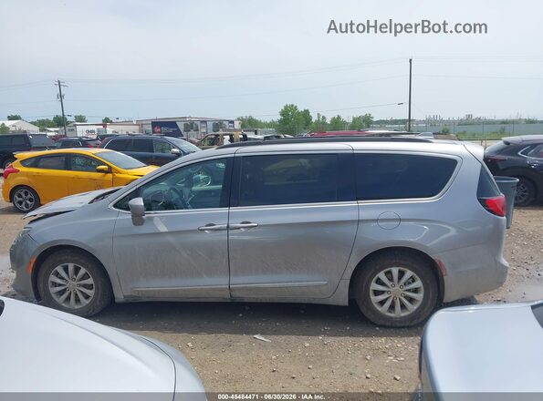 2C4RC1BG4HR734303 2017 CHRYSLER PACIFICA Silver Սալոնի 360 աստիճան տեսք