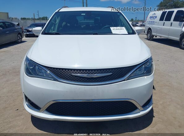 2C4RC1BG4JR110653 2018 CHRYSLER PACIFICA Белый Вид щитка приборов
