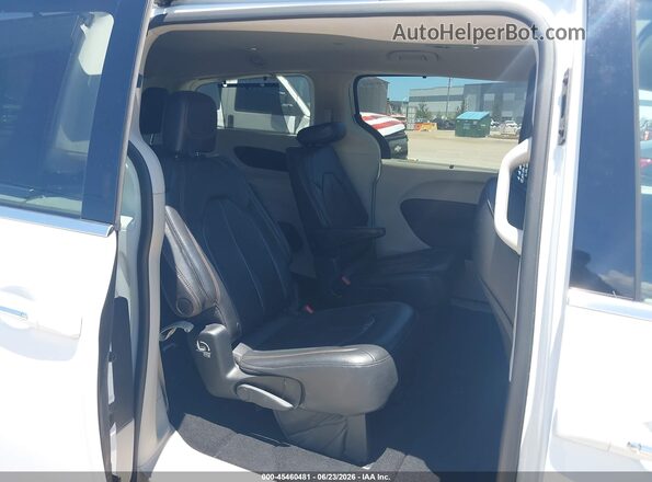 2C4RC1BG4JR110653 2018 CHRYSLER PACIFICA Белый Вид наклейки с VIN-кодом