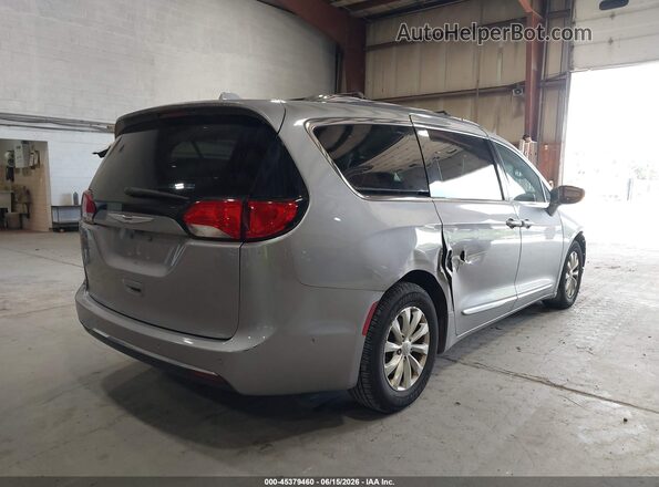 2C4RC1BG4JR306785 2018 CHRYSLER PACIFICA Silver 