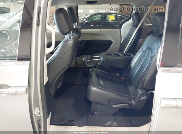 2C4RC1BG4JR306785 2018 CHRYSLER PACIFICA Silver 