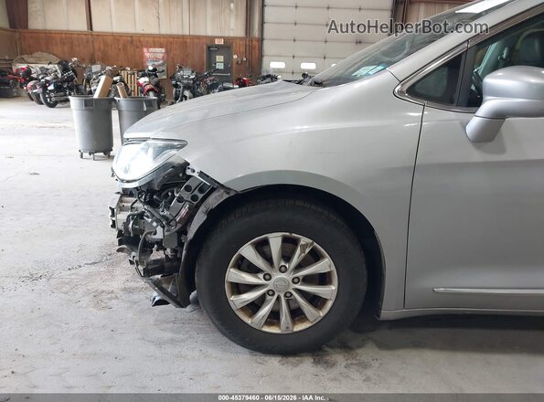 2C4RC1BG4JR306785 2018 CHRYSLER PACIFICA Silver 