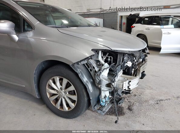2C4RC1BG4JR306785 2018 CHRYSLER PACIFICA Silver 