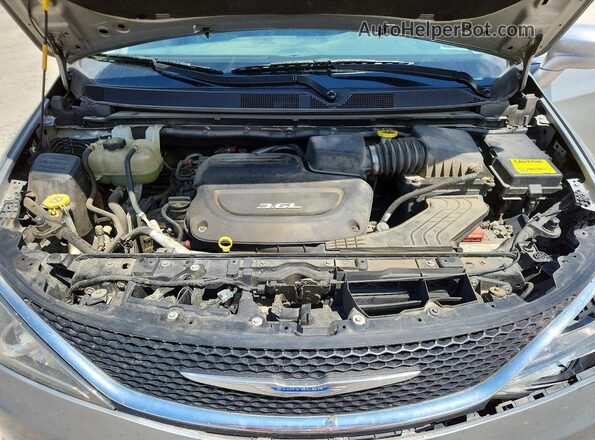 2C4RC1BG4JR356067 2018 CHRYSLER PACIFICA Silver Շարժիչի բաժամունքի տեսք