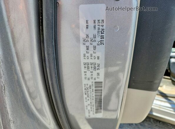 2C4RC1BG4JR356067 2018 CHRYSLER PACIFICA Silver VIN կոդի պիտակի տեսք