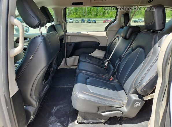 2C4RC1BG4JR356067 2018 CHRYSLER PACIFICA Silver Սալոնի հետևի տեսք