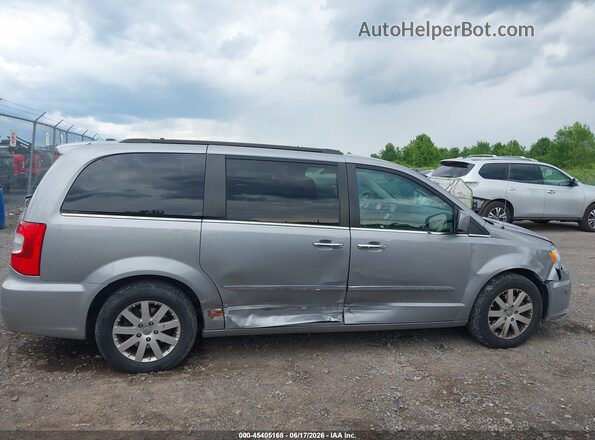 2C4RC1BG5GR113215 2016 CHRYSLER TOWN & COUNTRY Silver Rear interior view