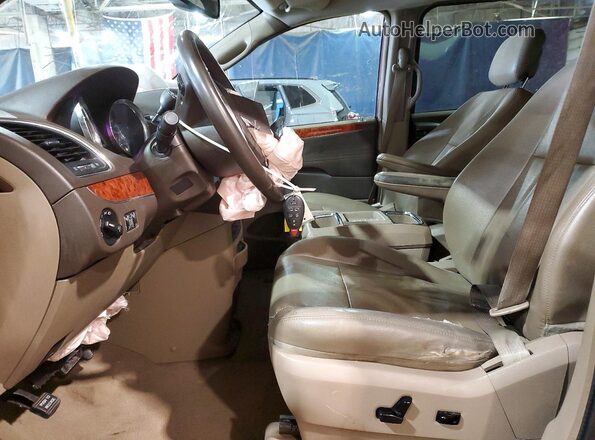 2C4RC1BG5GR245908 2016 CHRYSLER TOWN Red Widok wnętrza z przodu