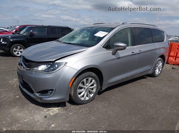 2C4RC1BG5JR115697 2018 CHRYSLER PACIFICA Silver Передня ліва чверть