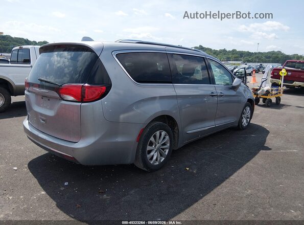 2C4RC1BG5JR115697 2018 CHRYSLER PACIFICA Silver Задня права чверть