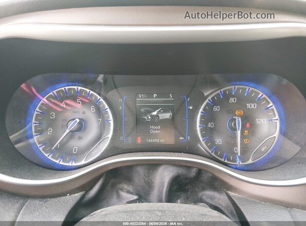 2C4RC1BG5JR115697 2018 CHRYSLER PACIFICA Silver Вид задніх сидінь
