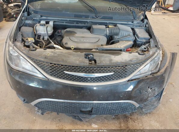 2C4RC1BG5JR166956 2018 CHRYSLER PACIFICA Black Rear view