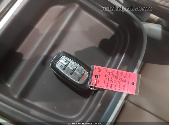 2C4RC1BG5JR175172 2018 CHRYSLER PACIFICA Silver Vista del salpicadero