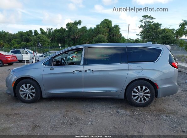 2C4RC1BG5JR233457 2018 CHRYSLER PACIFICA Gray Widok wnętrza 360 stopni