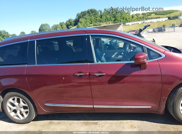 2C4RC1BG5JR310473 2018 CHRYSLER PACIFICA Maroon Вид задньої частини салону
