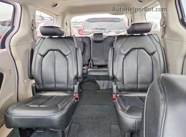 2C4RC1BG5PR553208 2023 CHRYSLER PACIFICA White Widok tylnych siedzeń