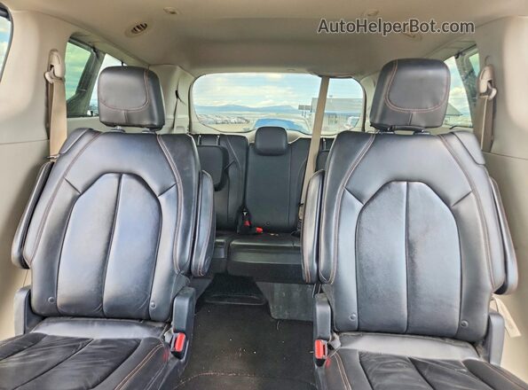 2C4RC1BG6HR688005 2017 CHRYSLER PACIFICA Black Rear seats view