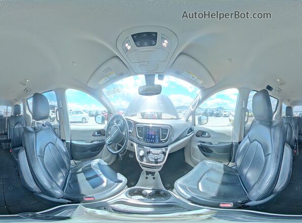 2C4RC1BG6HR688005 2017 CHRYSLER PACIFICA Black 360 interior view