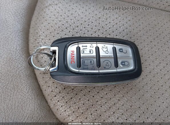 2C4RC1BG6LR110897 2020 CHRYSLER PACIFICA Maroon Вид панелі приладів