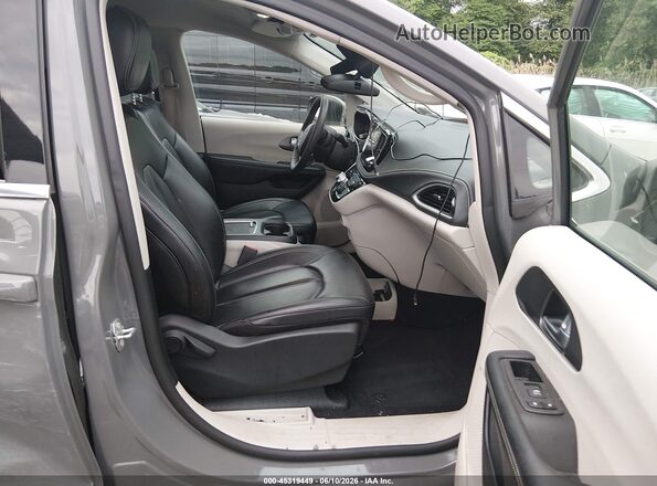 2C4RC1BG6PR502333 2023 CHRYSLER PACIFICA Gray Вид салону спереду