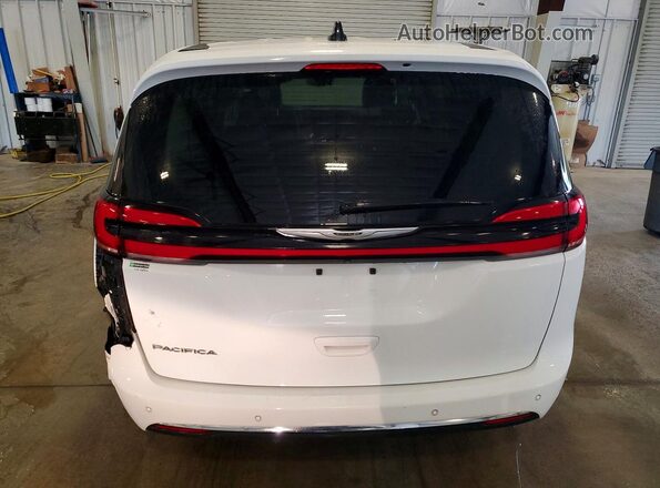 2C4RC1BG6PR591157 2023 CHRYSLER PACIFICA White Вид ззаду