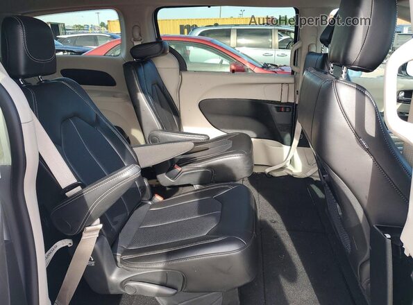 2C4RC1BG6RR186726 2024 CHRYSLER PACIFICA Silver 