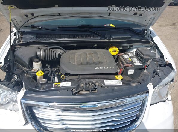 2C4RC1BG7GR121638 2016 CHRYSLER TOWN & COUNTRY White უკანა ხედი