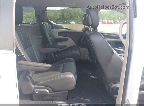 2C4RC1BG7GR121638 2016 CHRYSLER TOWN & COUNTRY White VIN კოდის სტიკერის ხედი
