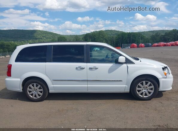 2C4RC1BG7GR121638 2016 CHRYSLER TOWN & COUNTRY White უკანა სალონის ხედი