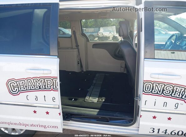 2C4RC1BG7GR140948 2016 CHRYSLER TOWN & COUNTRY White Widok naklejki z numerem VIN
