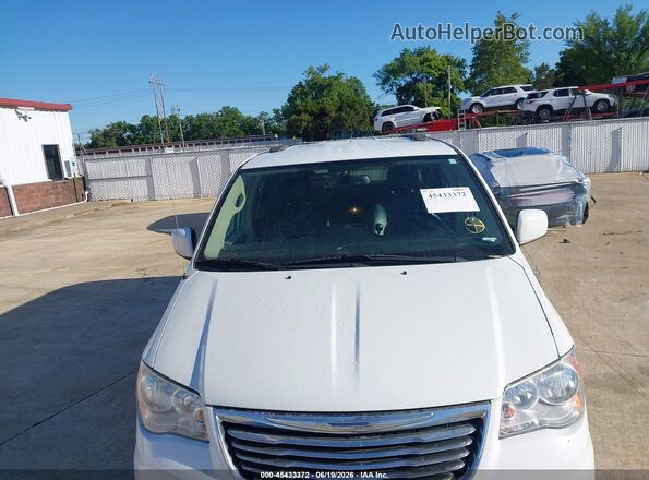 2C4RC1BG7GR140948 2016 CHRYSLER TOWN & COUNTRY White Widok z przodu