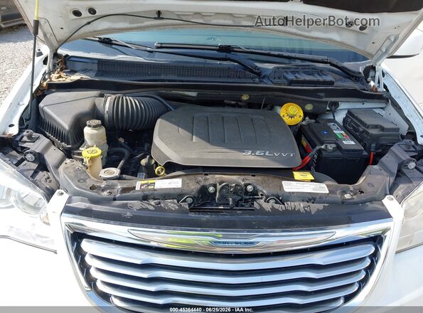 2C4RC1BG7GR298142 2016 CHRYSLER TOWN & COUNTRY White Widok z tyłu