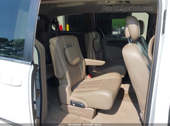 2C4RC1BG7GR298142 2016 CHRYSLER TOWN & COUNTRY White Widok naklejki z numerem VIN