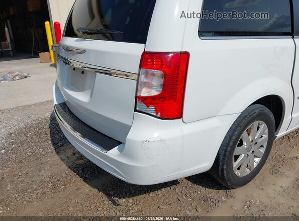 2C4RC1BG7GR298142 2016 CHRYSLER TOWN & COUNTRY White Widok z przodu
