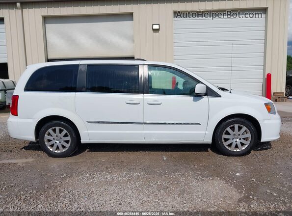 2C4RC1BG7GR298142 2016 CHRYSLER TOWN & COUNTRY White Widok wnętrza z tyłu