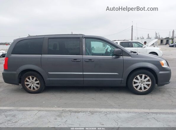 2C4RC1BG7GR299369 2016 CHRYSLER TOWN & COUNTRY Gray Вид задньої частини салону
