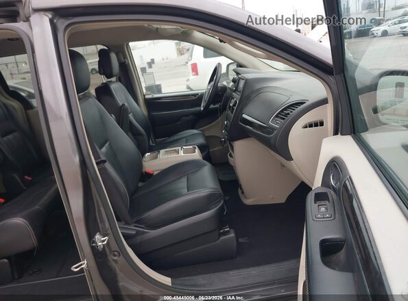 2C4RC1BG7GR299369 2016 CHRYSLER TOWN & COUNTRY Gray Вид салону спереду