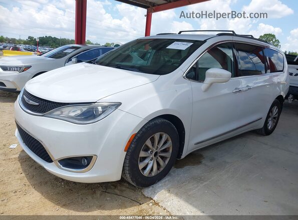 2C4RC1BG7HR691513 2017 CHRYSLER PACIFICA White Front left