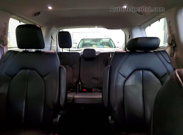 2C4RC1BG7JR269778 2018 CHRYSLER PACIFICA Silver Вид задніх сидінь