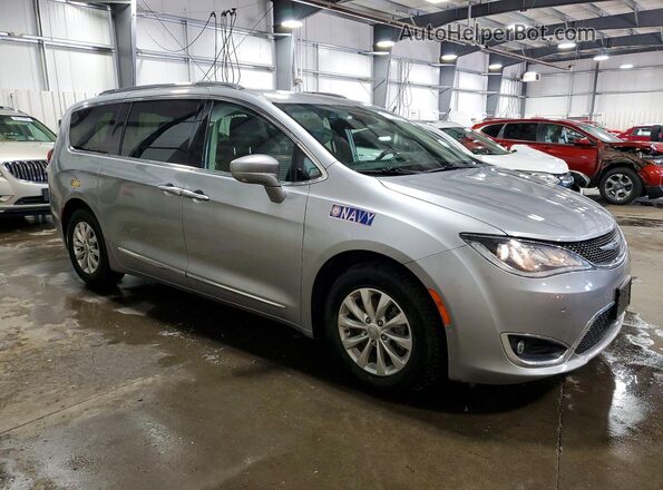 2C4RC1BG7JR269778 2018 CHRYSLER PACIFICA Silver Передня права чверть