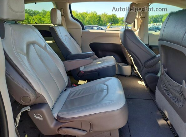 2C4RC1BG7KR604040 2019 CHRYSLER PACIFICA Brown 