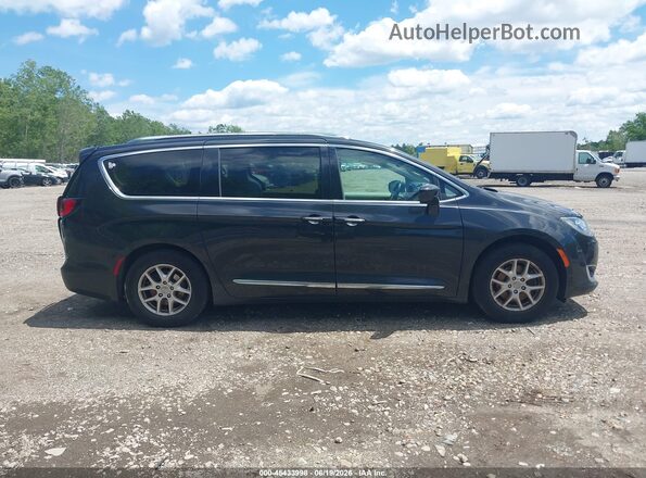 2C4RC1BG7LR106941 2020 CHRYSLER PACIFICA Black Rear interior view