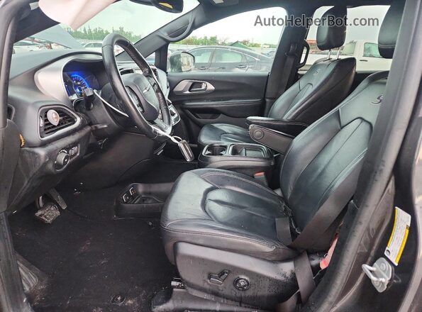2C4RC1BG7LR111301 2020 CHRYSLER PACIFICA Gray Вид салону спереду