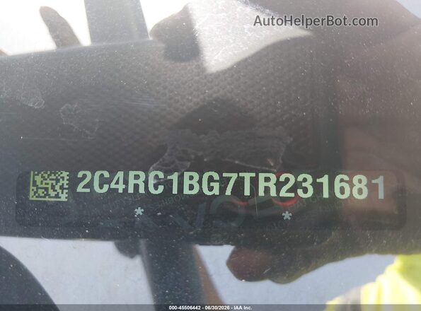 2C4RC1BG7TR231681 2026 CHRYSLER PACIFICA Black ძრავის განყოფილების ხედი