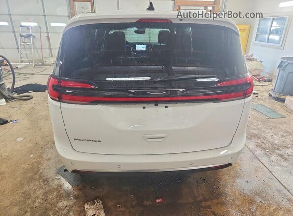 2C4RC1BG7VR556169 2027 CHRYSLER PACIFICA White Rear view
