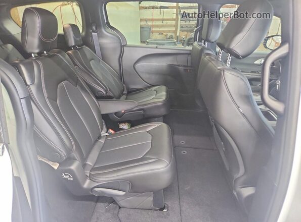 2C4RC1BG7VR556169 2027 CHRYSLER PACIFICA White Rear interior view