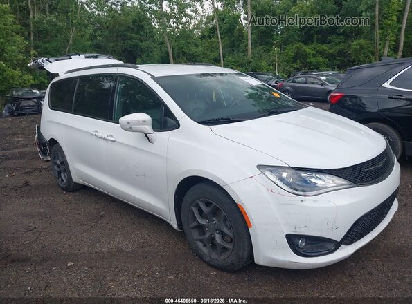 2C4RC1BG8JR158012 2018 CHRYSLER PACIFICA White Սալոնի 360 աստիճան տեսք