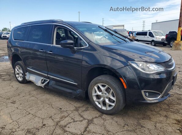 2C4RC1BG8JR314923 2018 CHRYSLER PACIFICA Black Front right