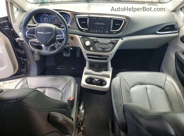 2C4RC1BG8JR314923 2018 CHRYSLER PACIFICA Black Dashboard view