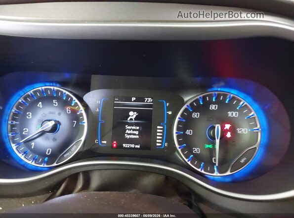 2C4RC1BG8KR556340 2019 CHRYSLER PACIFICA Blue Widok tylnych siedzeń
